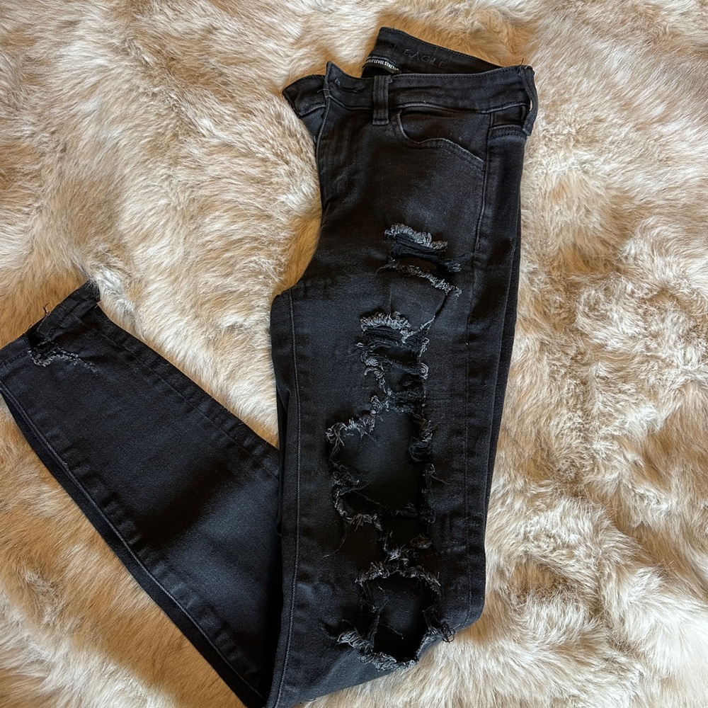 American Eagle Black Distressed Women’s Jeans